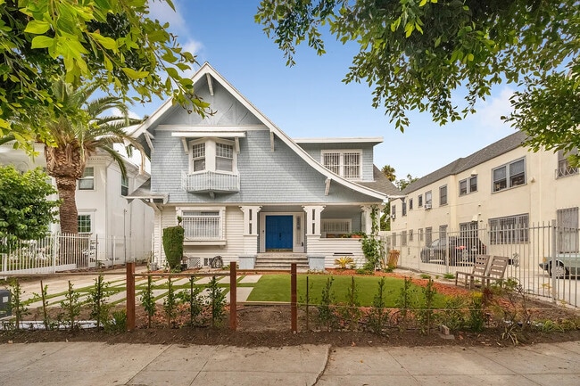 Building Photo - 715 S Norton Ave