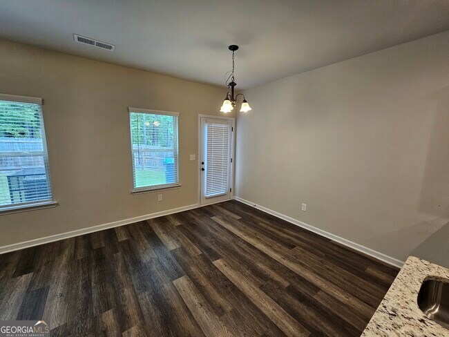 Building Photo - 6058 Oak Bend Ct