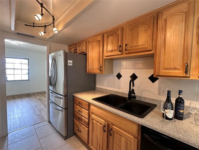 Foto del edificio - 3701 Southview Dr
