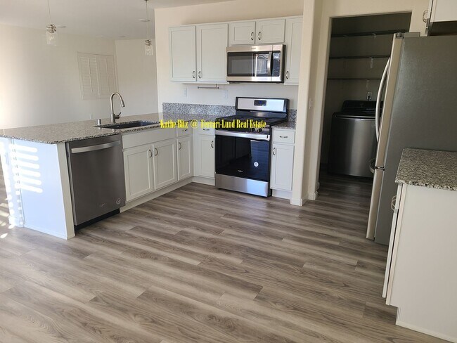 Foto del edificio - CUTE newer Lemmon Valley home! LOOK! 2 bed...