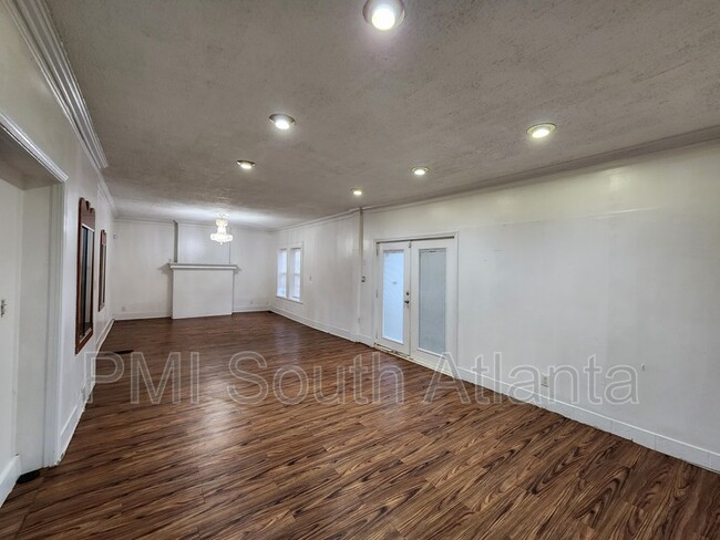 Building Photo - 705 Lexington Ave SW