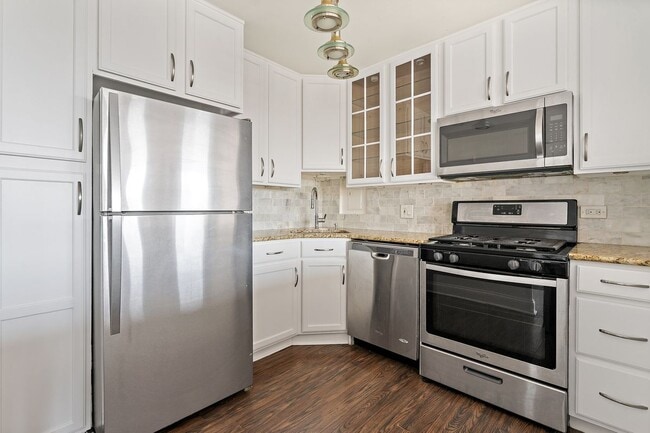 Building Photo - 1450 E 55th Pl