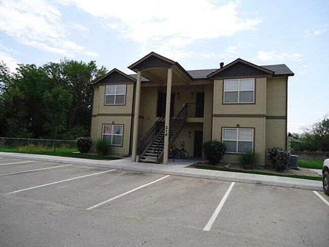 Building Photo - 213 Ascent Ct