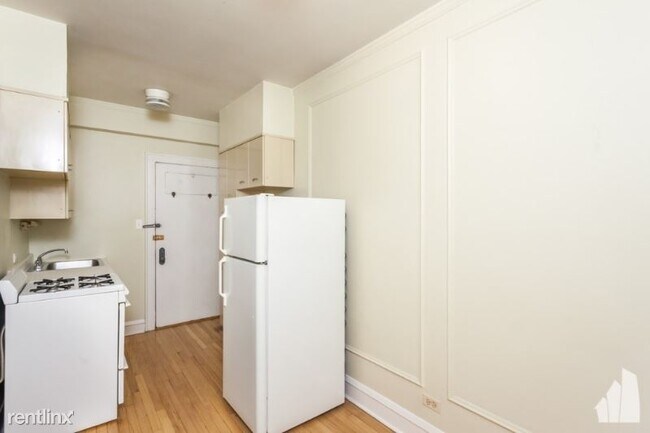 Foto del edificio - 2328 N Lincoln Park W