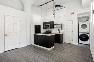 Building Photo - 1217 Spring Garden St