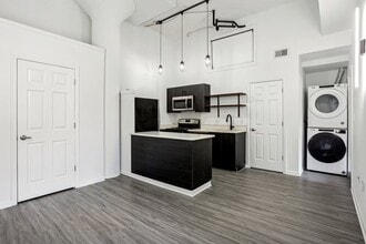 Building Photo - 1217 Spring Garden St