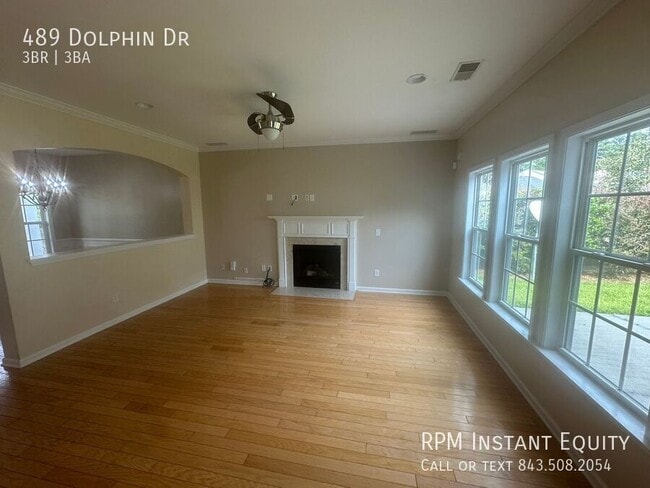 Foto del edificio - 489 Dolphin Dr