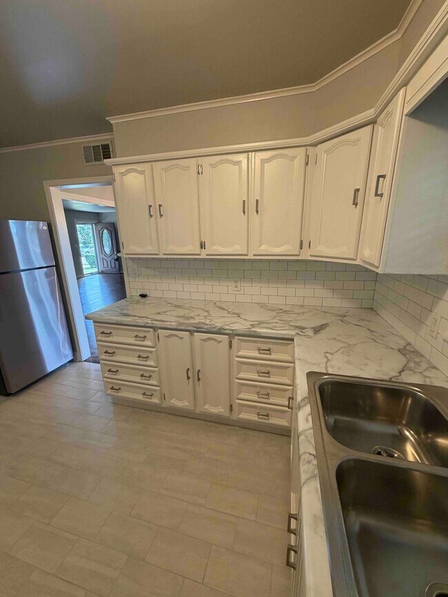Foto del edificio - Freshly Updated 3-Bed Midtown Tulsa Home