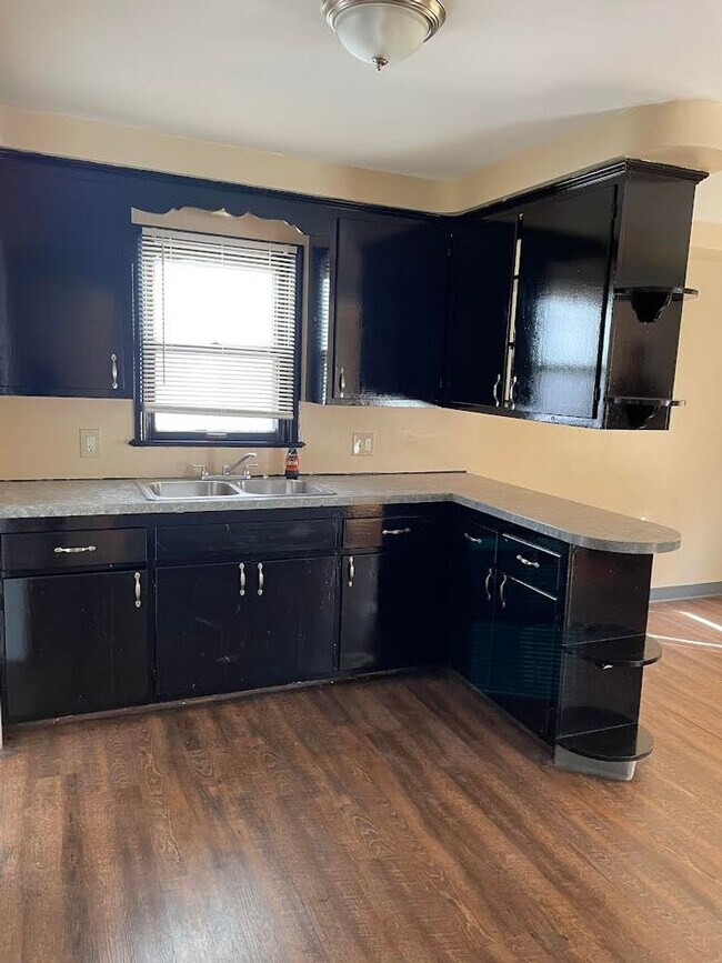 Building Photo - Beautiful 3 bedroom single family home Sec...