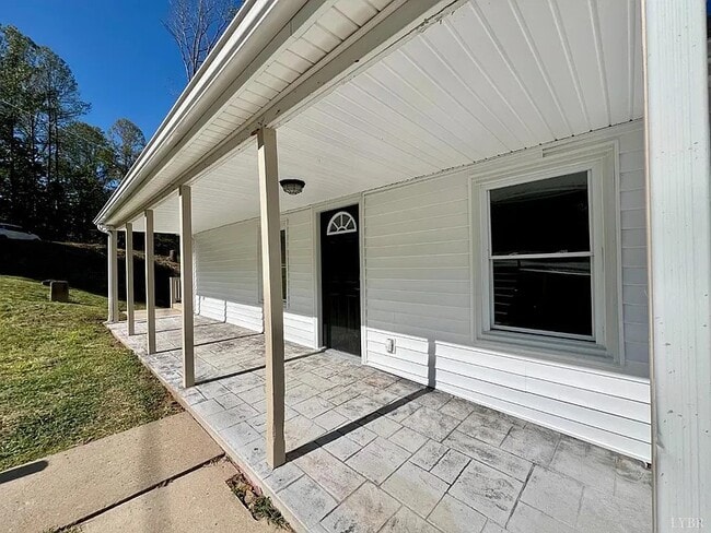 Foto del edificio - 207 V.E.S. Rd