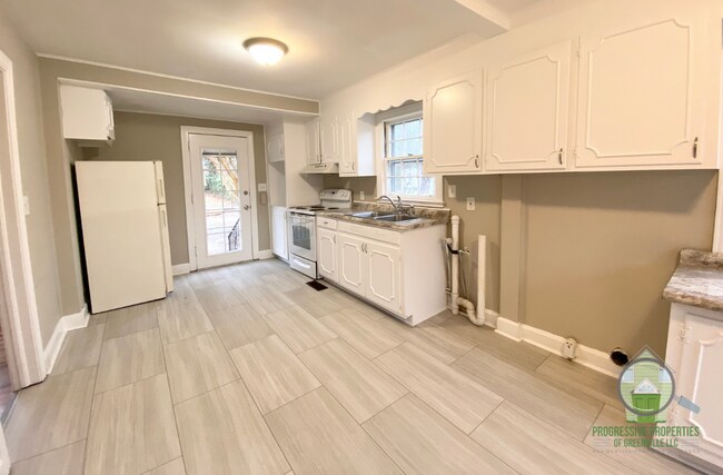 Building Photo - 22 Springfield Ave