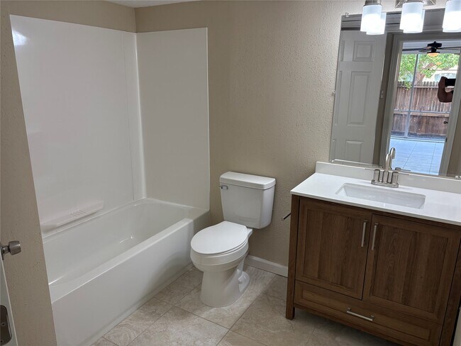 Foto del edificio - 4645 Wild Indigo St