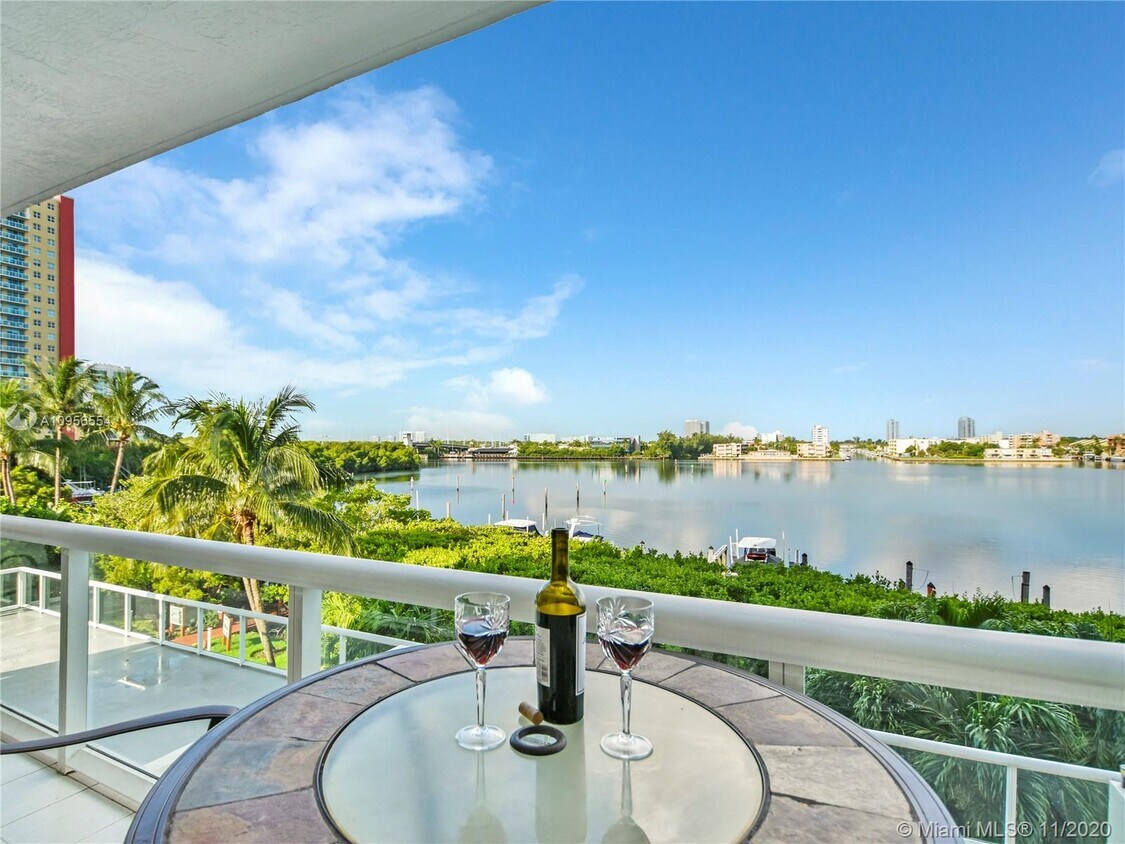 Foto principal - 17050 N Bay Rd