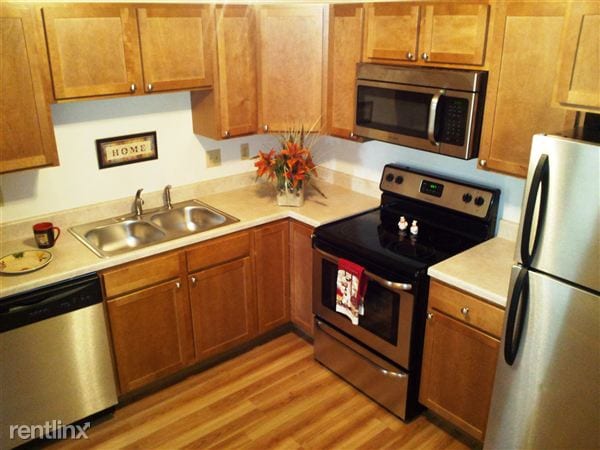 Building Photo - 5450 Douglas Dr N