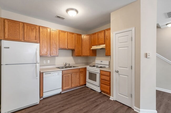 Building Photo - 5110 Neuse Commons Ln