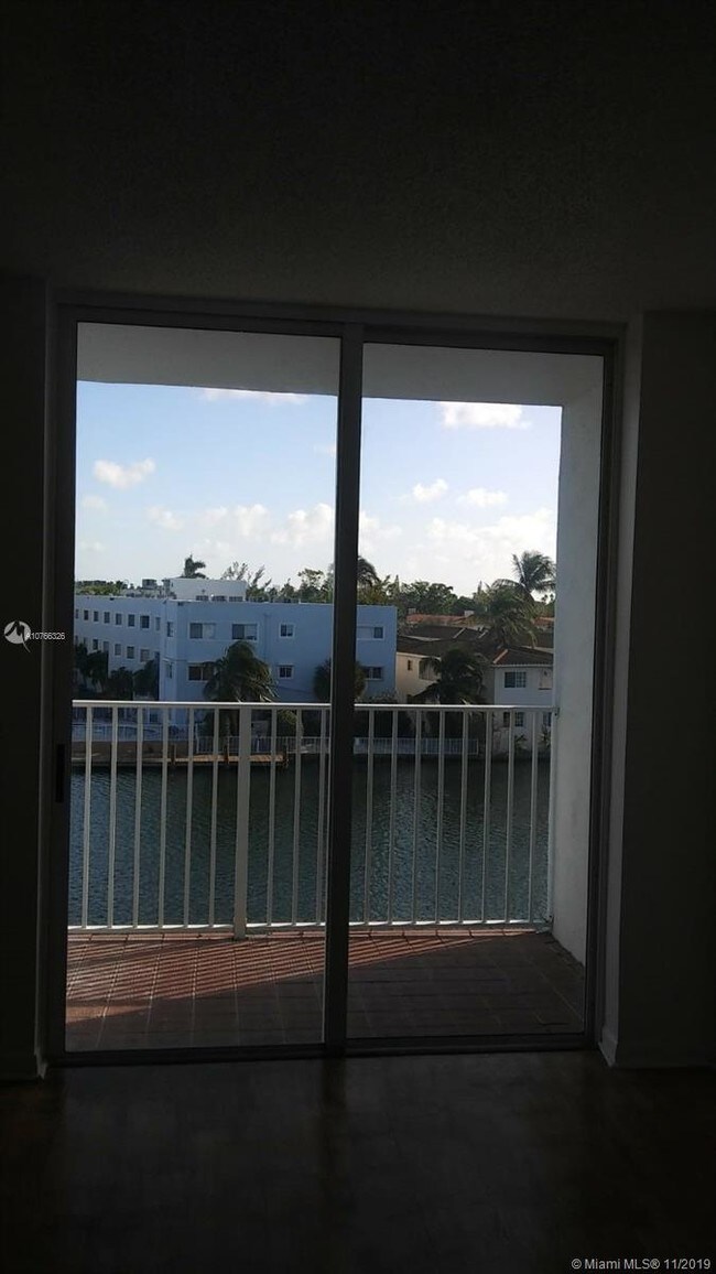 80 S Shore Dr Unit 405 Miami Beach Fl 33141 Condo For Rent In