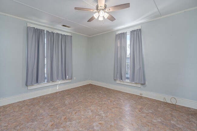 Foto del edificio - 809 Broadway Ave
