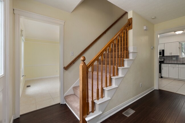 Foto del edificio - 2356 Olde Sawmill Blvd