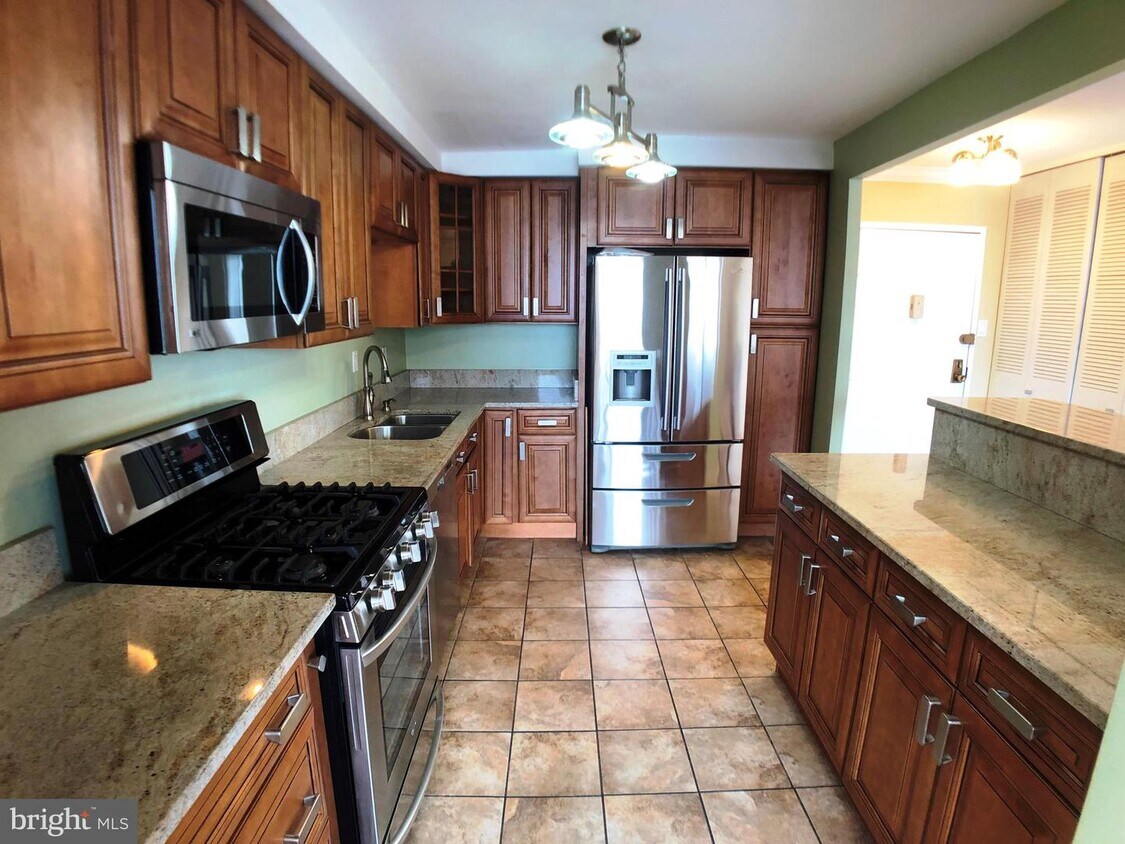 11801 Rockville Pike Unit 1605, North Bethesda, MD 20852 Apartment