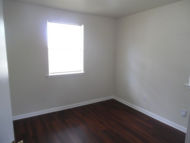 Foto del edificio - Single-family home in Metairie.