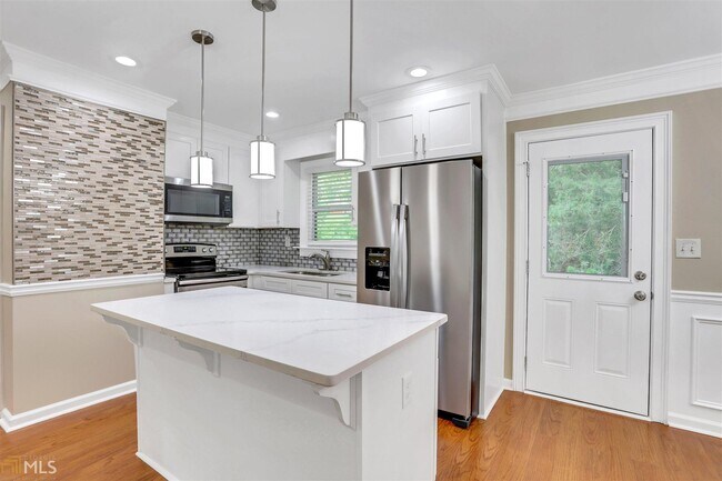 Building Photo - 3575 Fairburn Pl NW