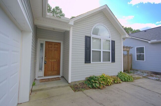 Building Photo - 9409 Night Harbor Dr