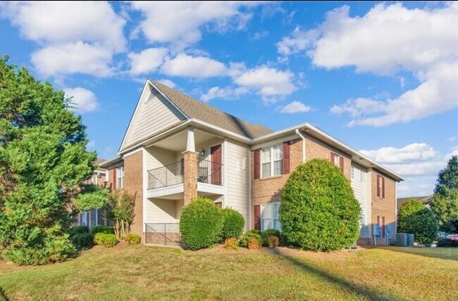 Building Photo - 1710 Renwick Dr