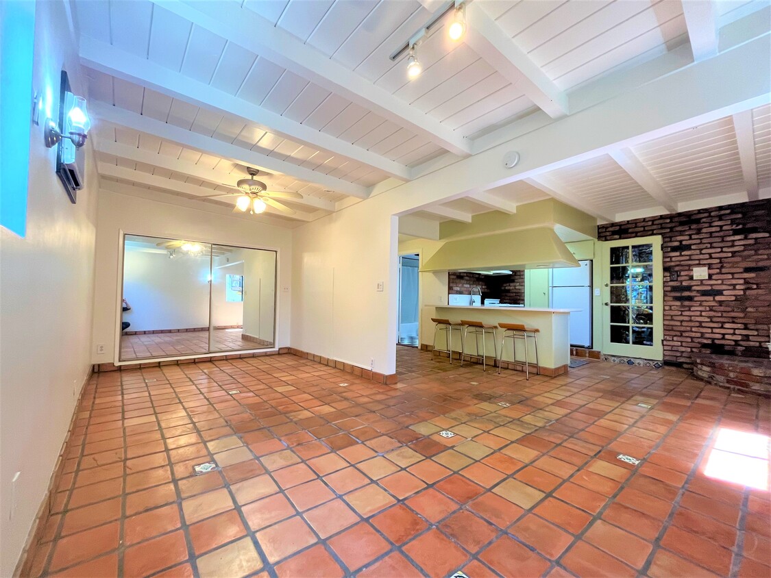 Primary Photo - 3116 Stanford Ave