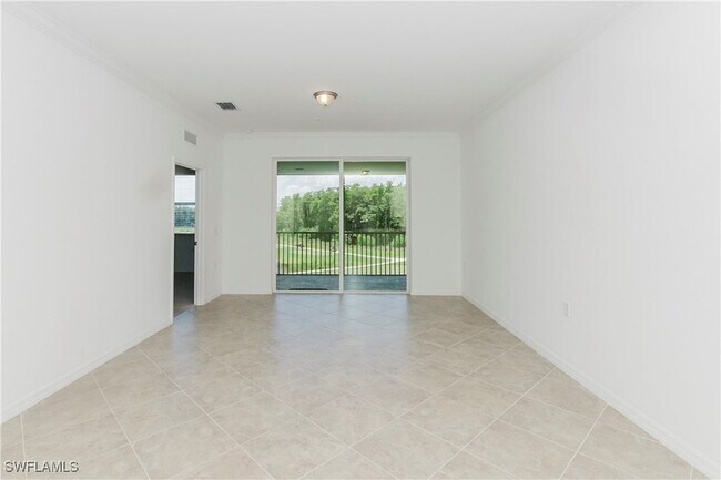 Foto del edificio - 6034 National Blvd