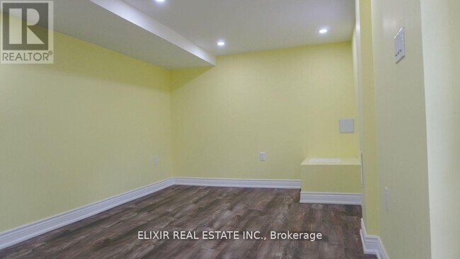 Building Photo - 30 Trotters Ln