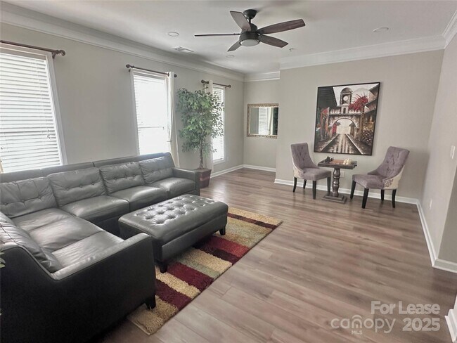 Foto del edificio - 2104 Ayrsley Town Blvd