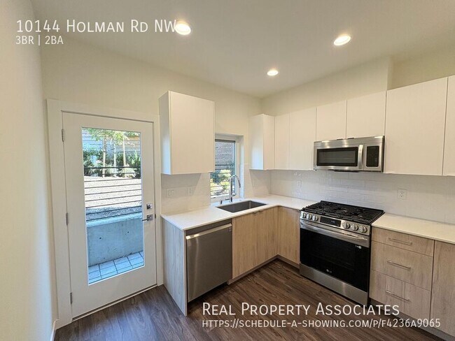 Foto del edificio - 10144 Holman Rd NW