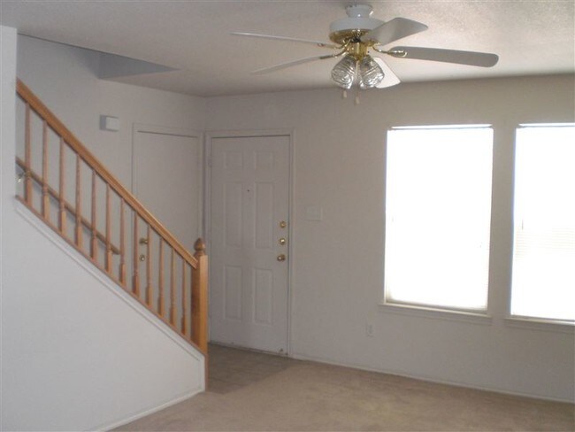 Building Photo - 3 br, 2.5 bath  - 2314 Wildewood Dr B