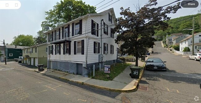 Building Photo - 37 Drew Ave