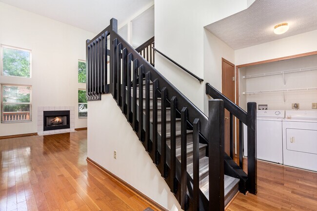 Building Photo - 5476 Mirage Dr