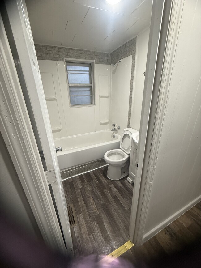 Foto del edificio - 403 Poplar St