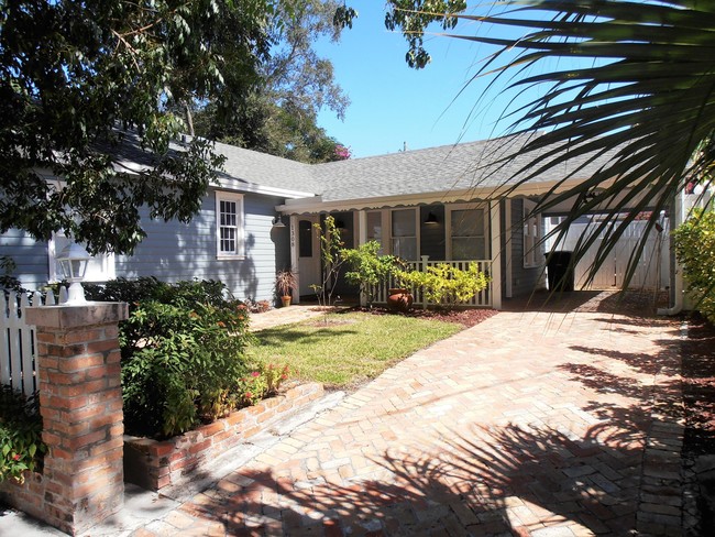 Building Photo - 1308  Lake Avenue A