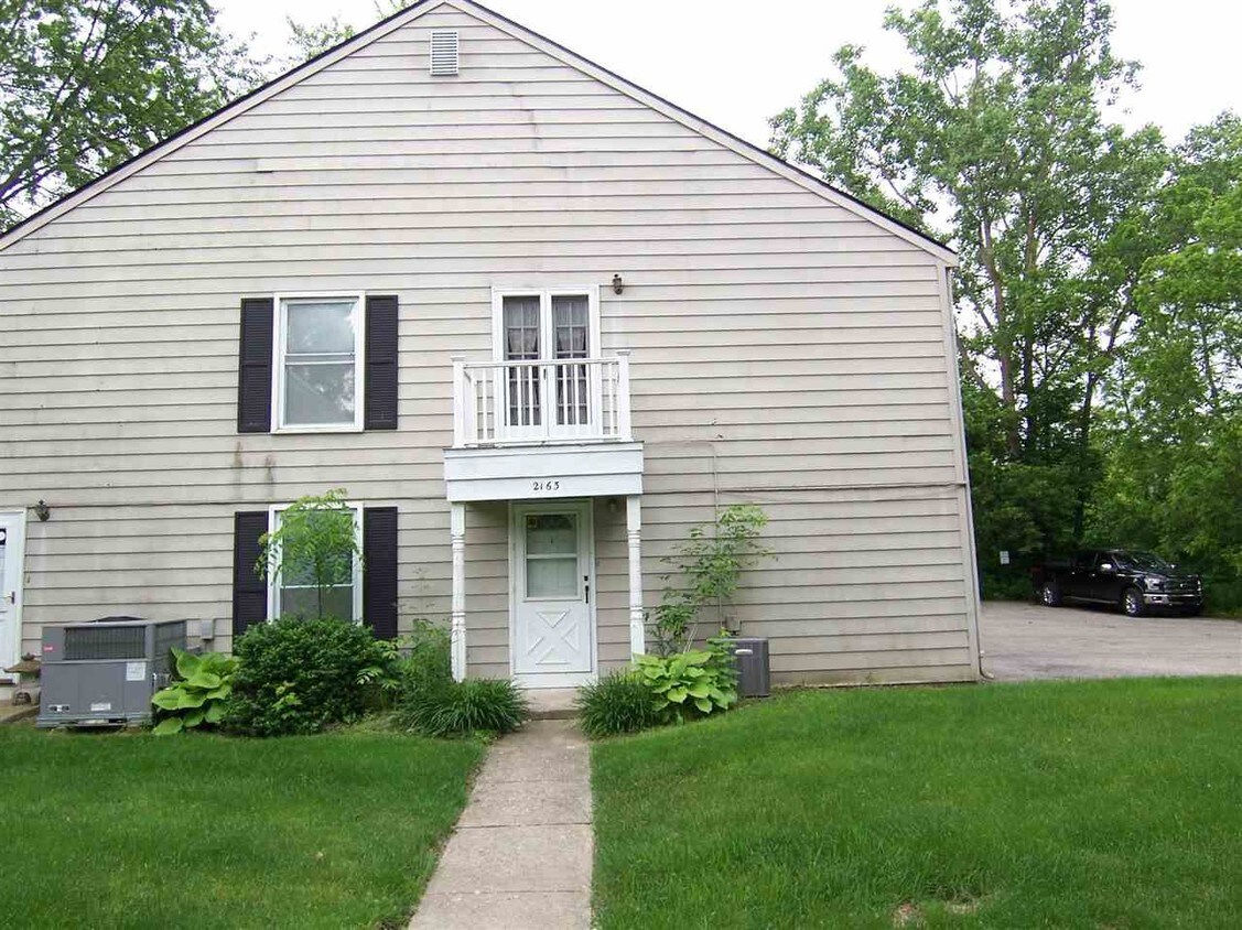 2163 Painted Post Dr, Flushing, MI 48433 Condo for Rent in Flushing