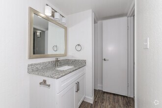 1BR, 1BA - 700SF - Bathroom - Cedar Lane Apartments