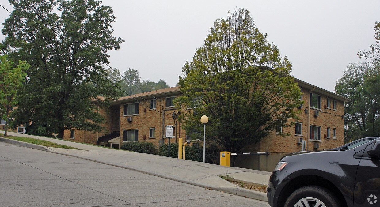 Building Photo - 3217 Whitfield Ave