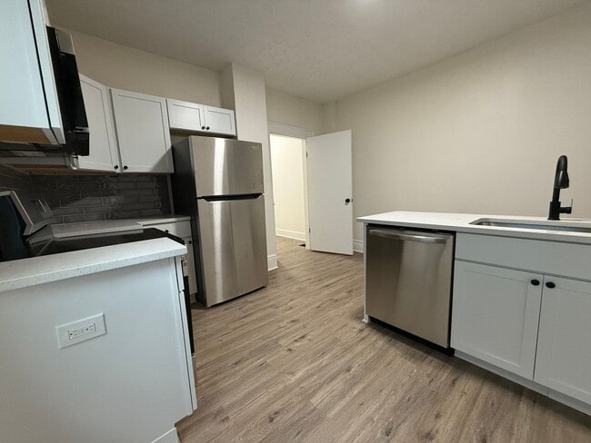 Foto del edificio - 975-977_MILLER AVE