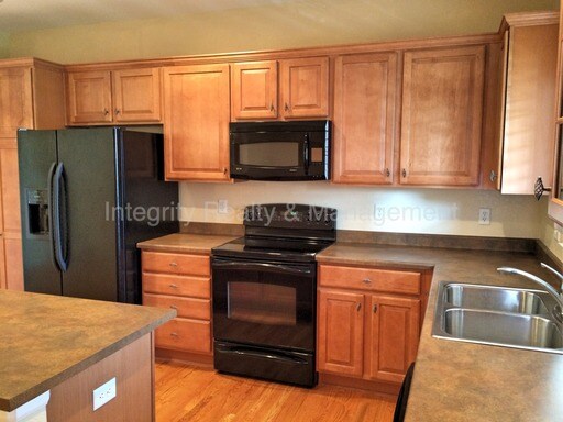 Building Photo - 9424 Ridgeline Blvd