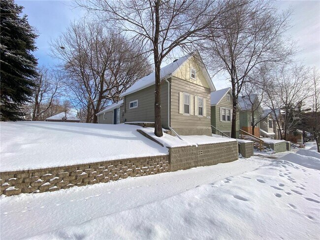 Foto del edificio - 916 Farrington St