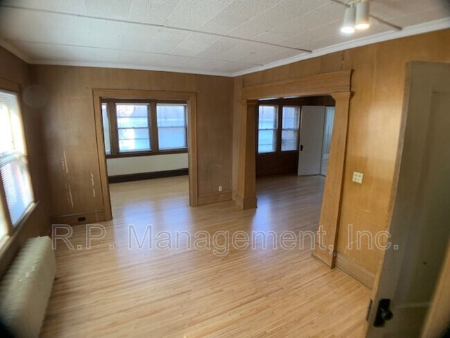 Foto del edificio - 1434 W 32nd St
