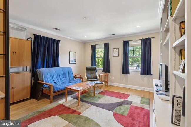 Foto del edificio - 2650 39th St NW