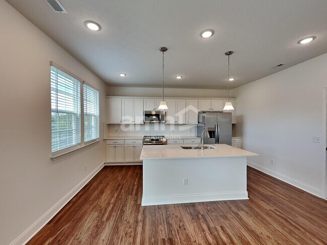 Building Photo - 1014 Castor Dr
