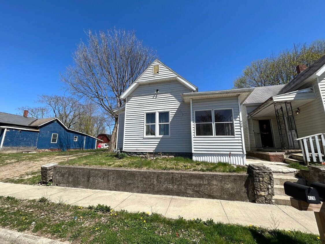428 S Proud St, Muncie, IN 47305 House Rental in Muncie, IN