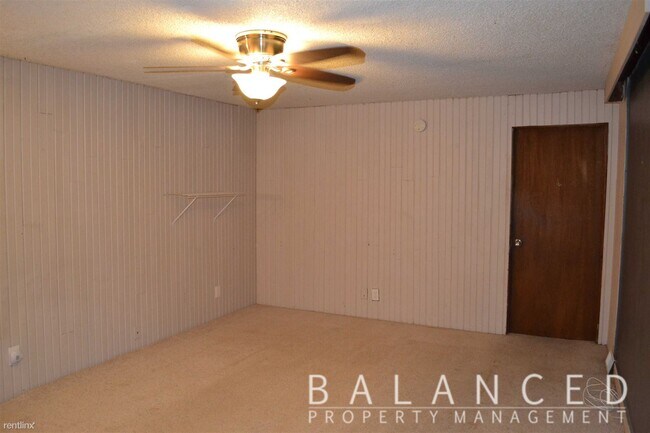 3 br, 1 bath House - 1941 SW 34th St - 4