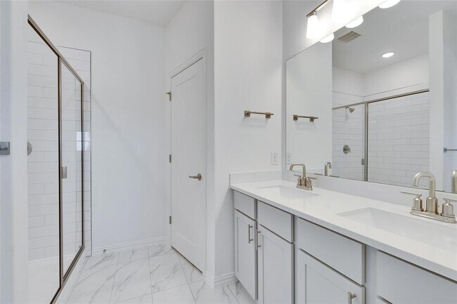 Foto del edificio - 148 Hartson Dr