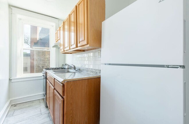 Building Photo - 2215 N 51st St